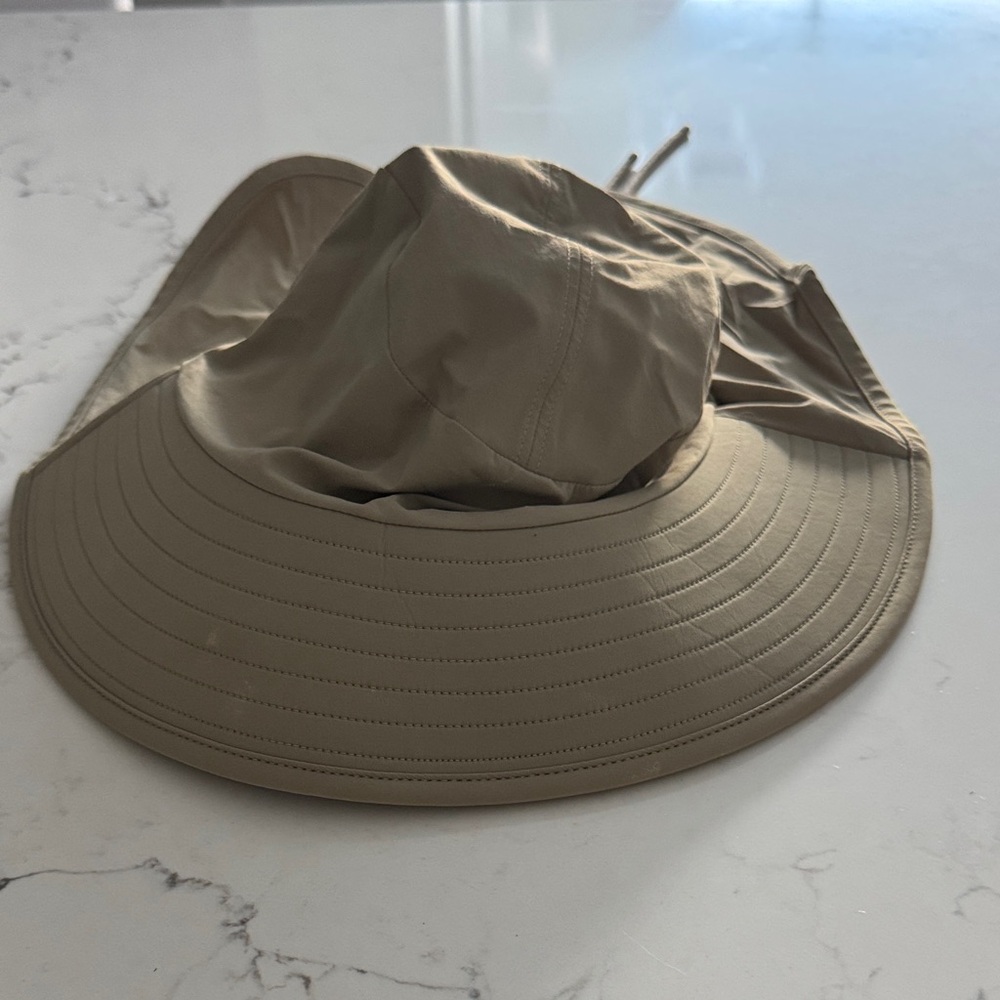 NWOT Lululemon athletica Tan Sun Hat with UPF 50 in sheer oak color - Picture 3 of 8